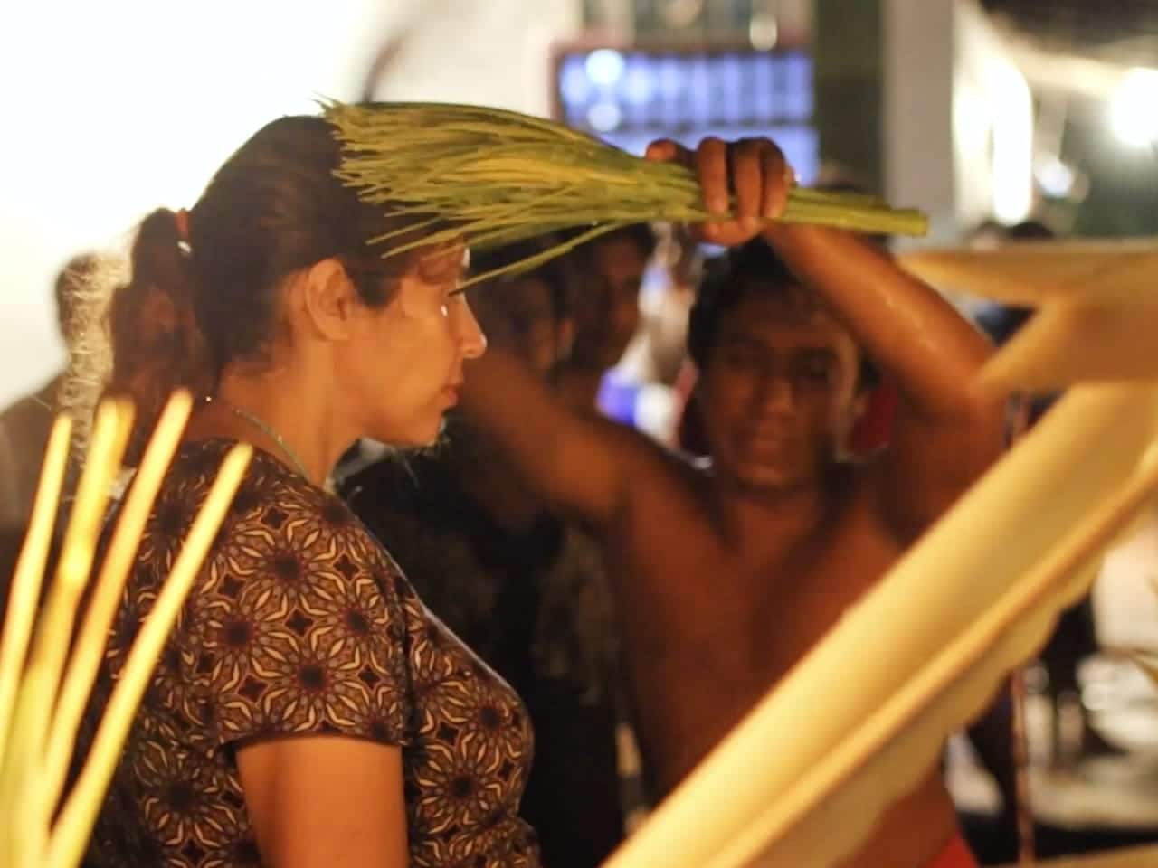 Auf dem Weg Film Reinigungs-Zeremonie Sri Lanka