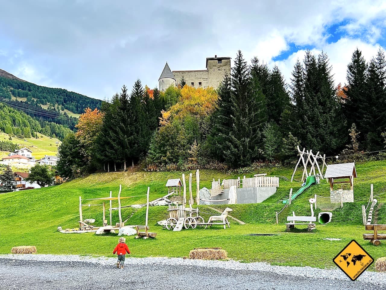 Schloss Naudersberg Kinderspielplatz