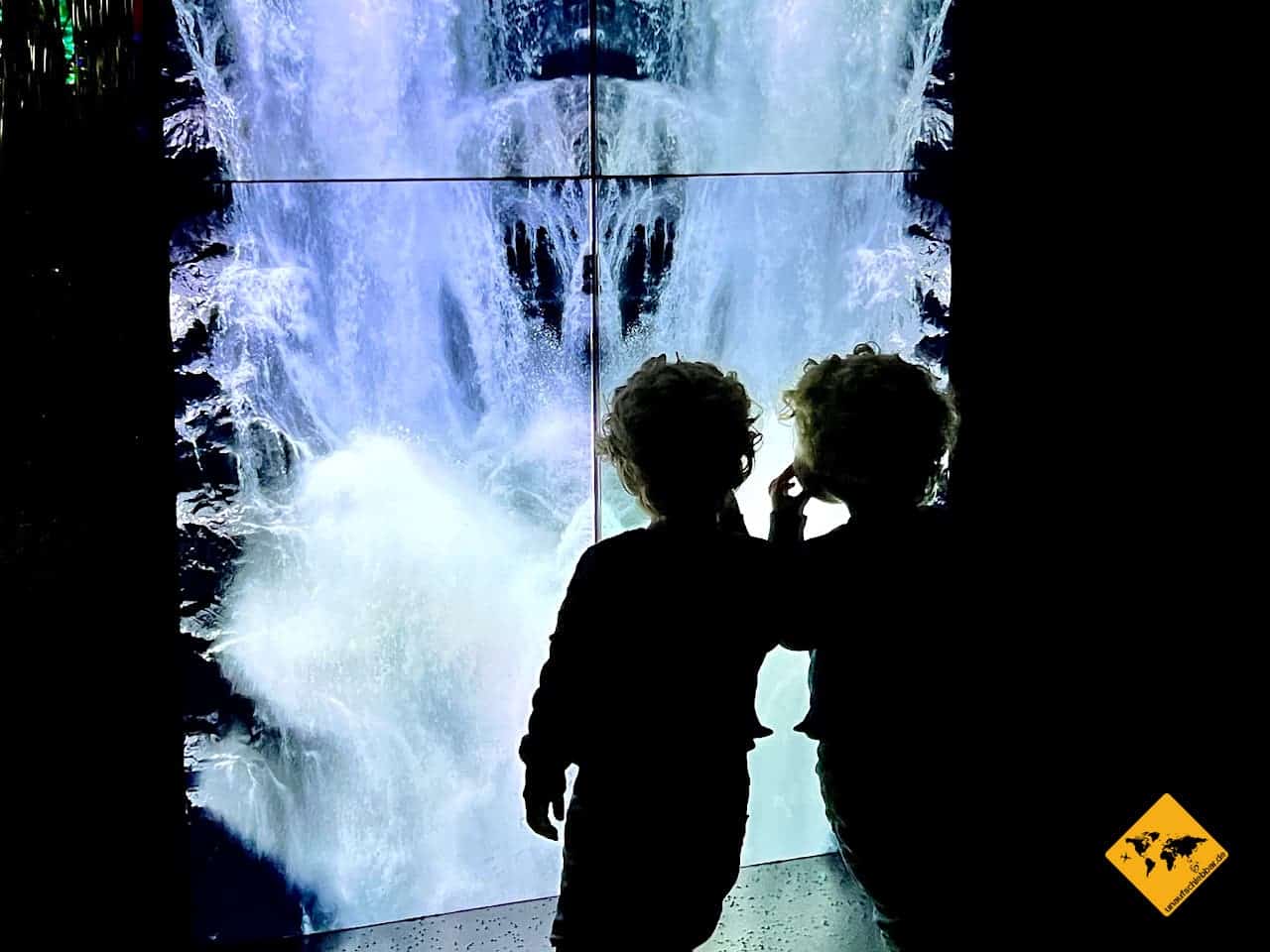 Innsbruck mit Kindern Swarovski Kristallwelten Spiegelung
