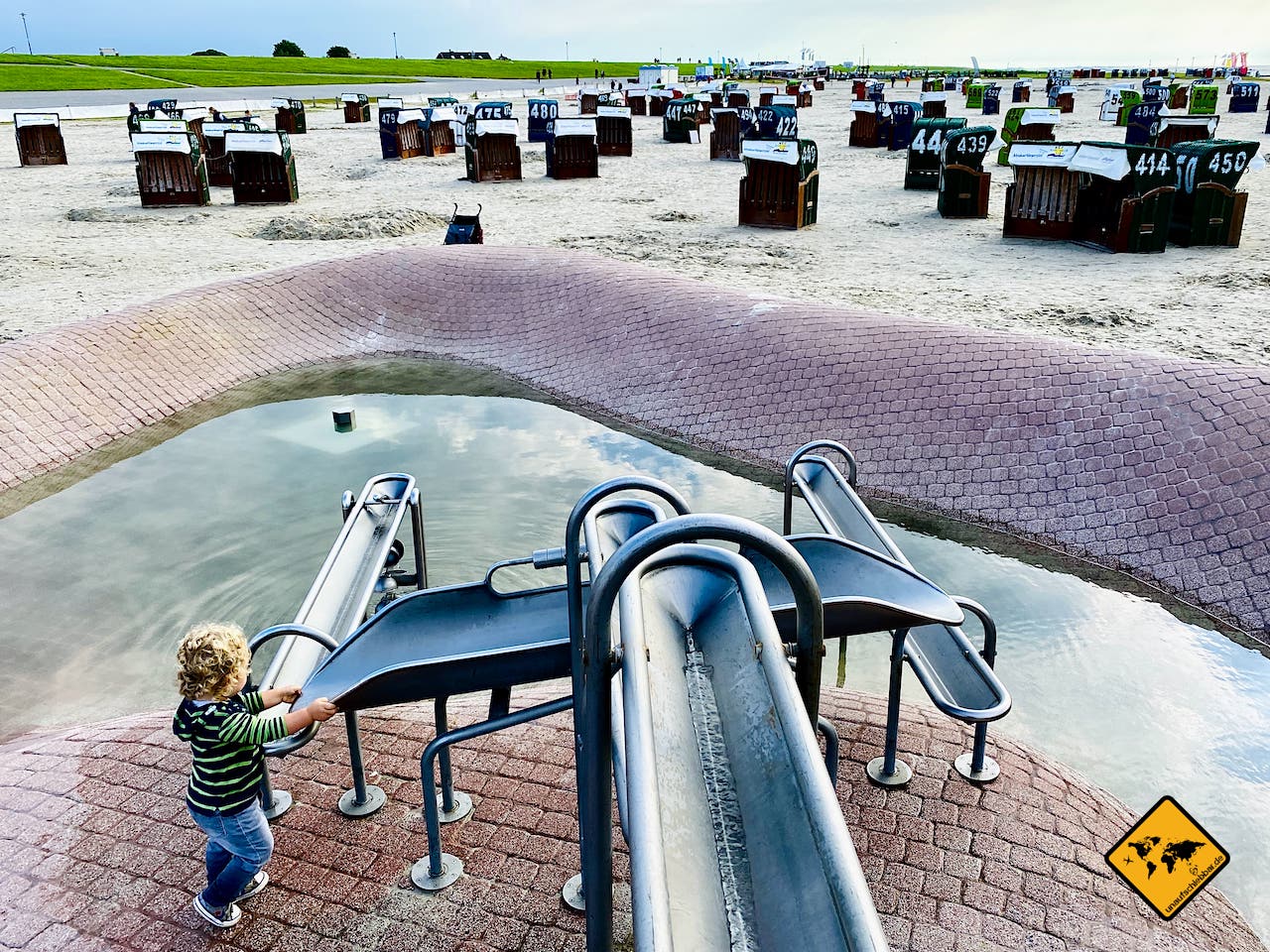 Reiseziele mit Kleinkindern Ostfriesland Neuharlingersiel Wasserspielplatz