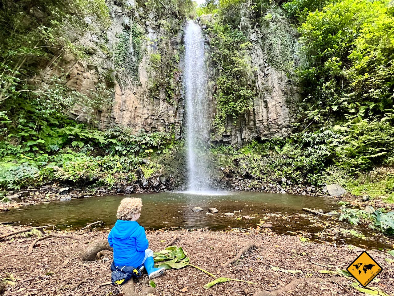 Madeira mit Kind Wasserfall Aguage