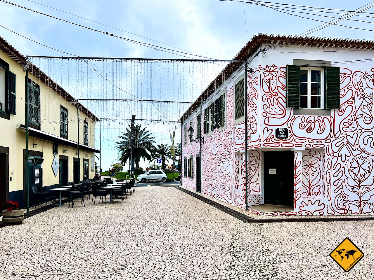 Bemalte Hausfassade Altstadt Santa Cruz Madeira