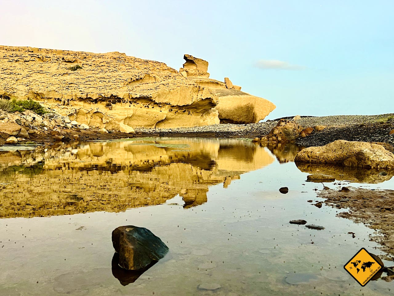 San Miguel de Tajao Tuffstein-Felsen Wasserspiegelung