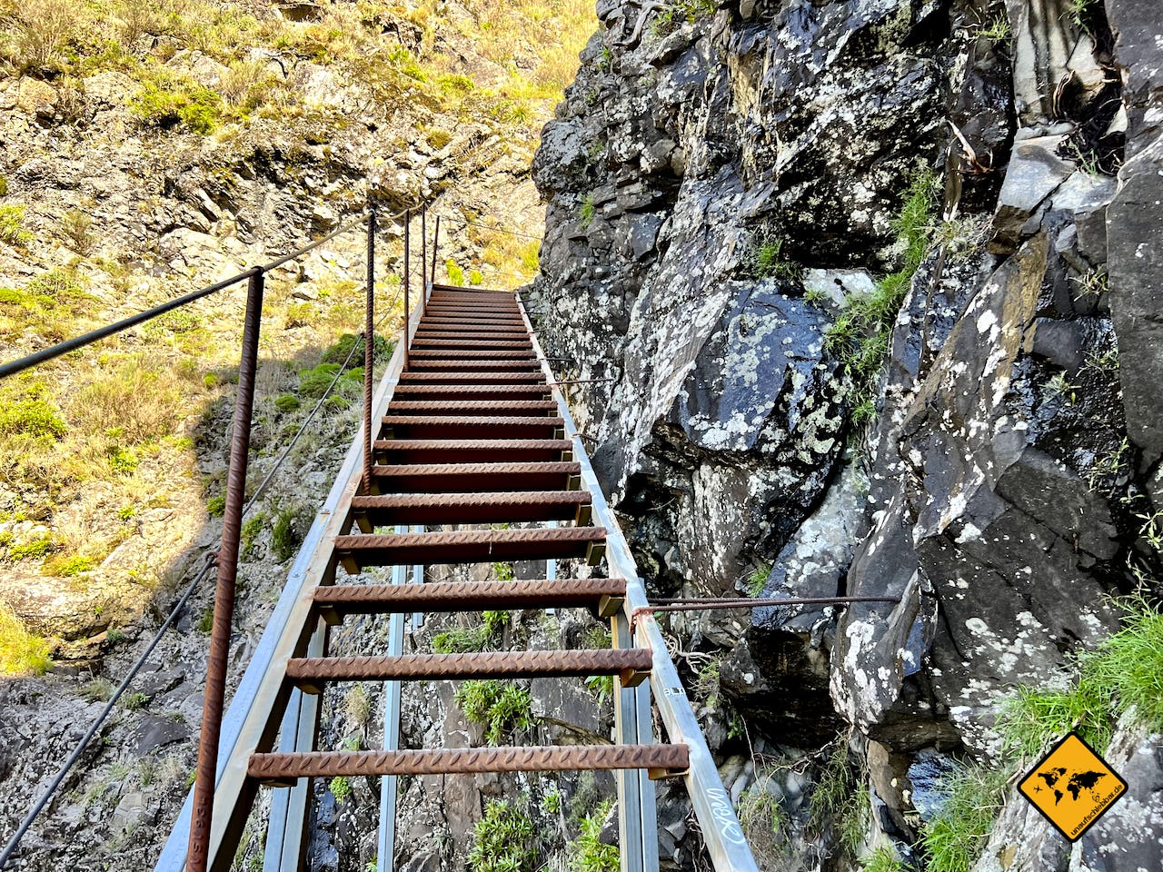 Treppe Panorama-Wanderung Pico do Areeiro Pico Ruivo Achada do Teixeira