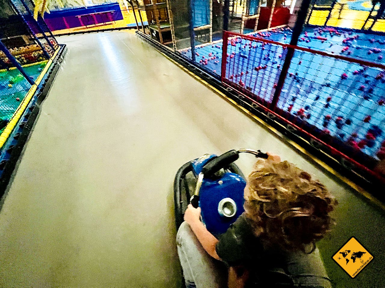 Unternehmungen mit Kindern Elektroauto fahren