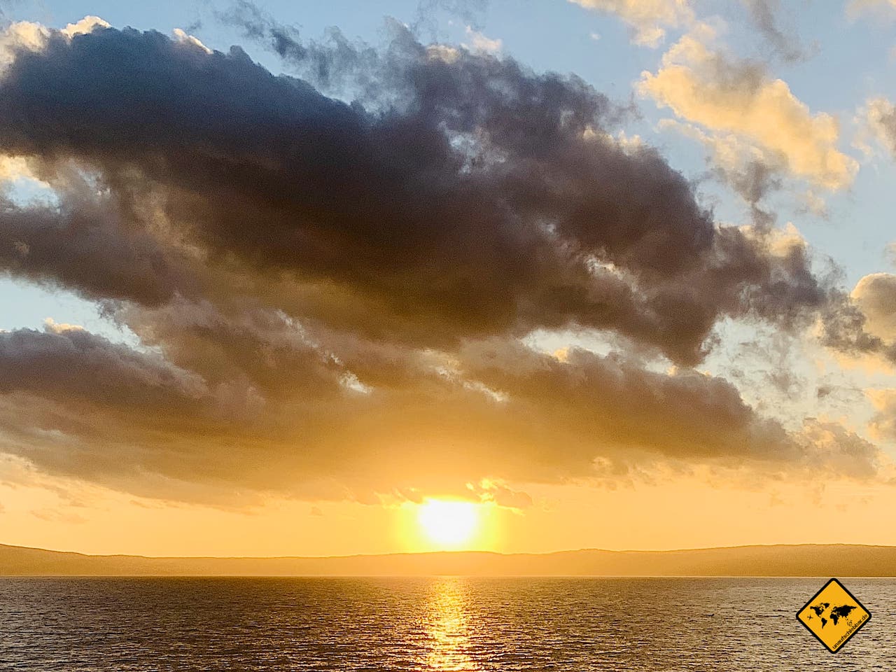 Sonnenuntergang Meer tiefe Horizontlinie