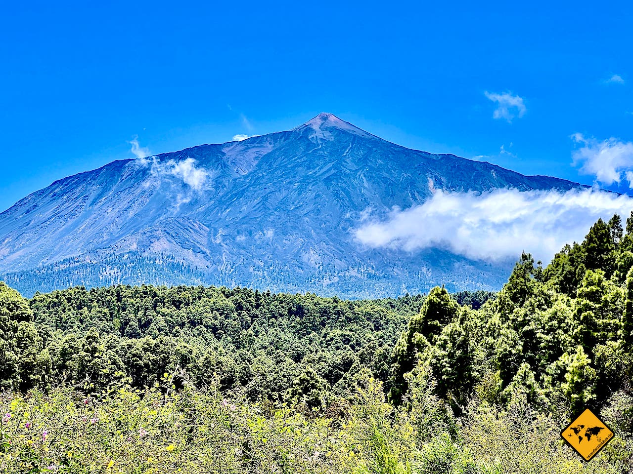 Tief stehende Wolken Teide Teneriffa