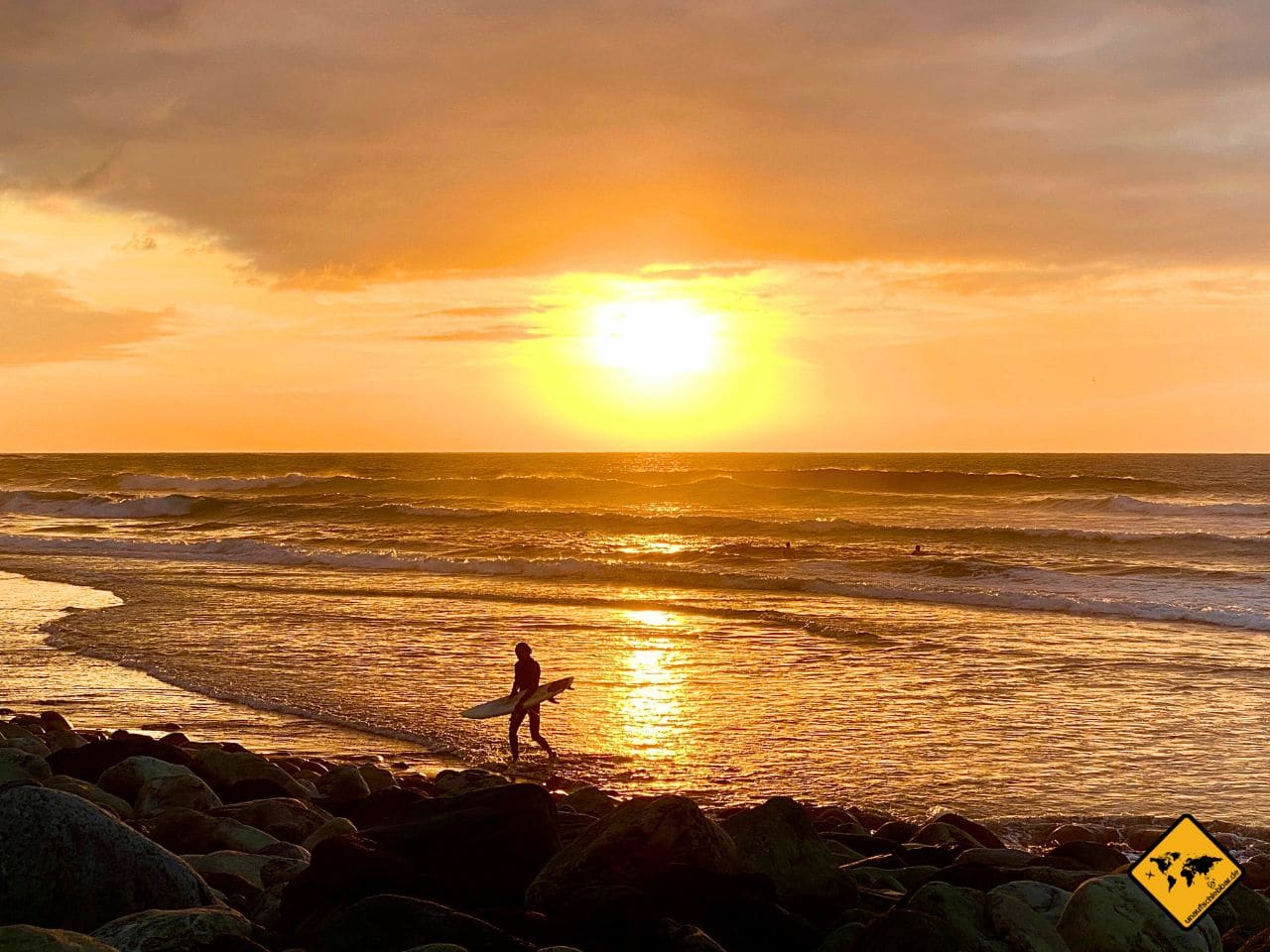 Teneriffa im Winter Surfer Playa del Socorro Sonnenuntergang