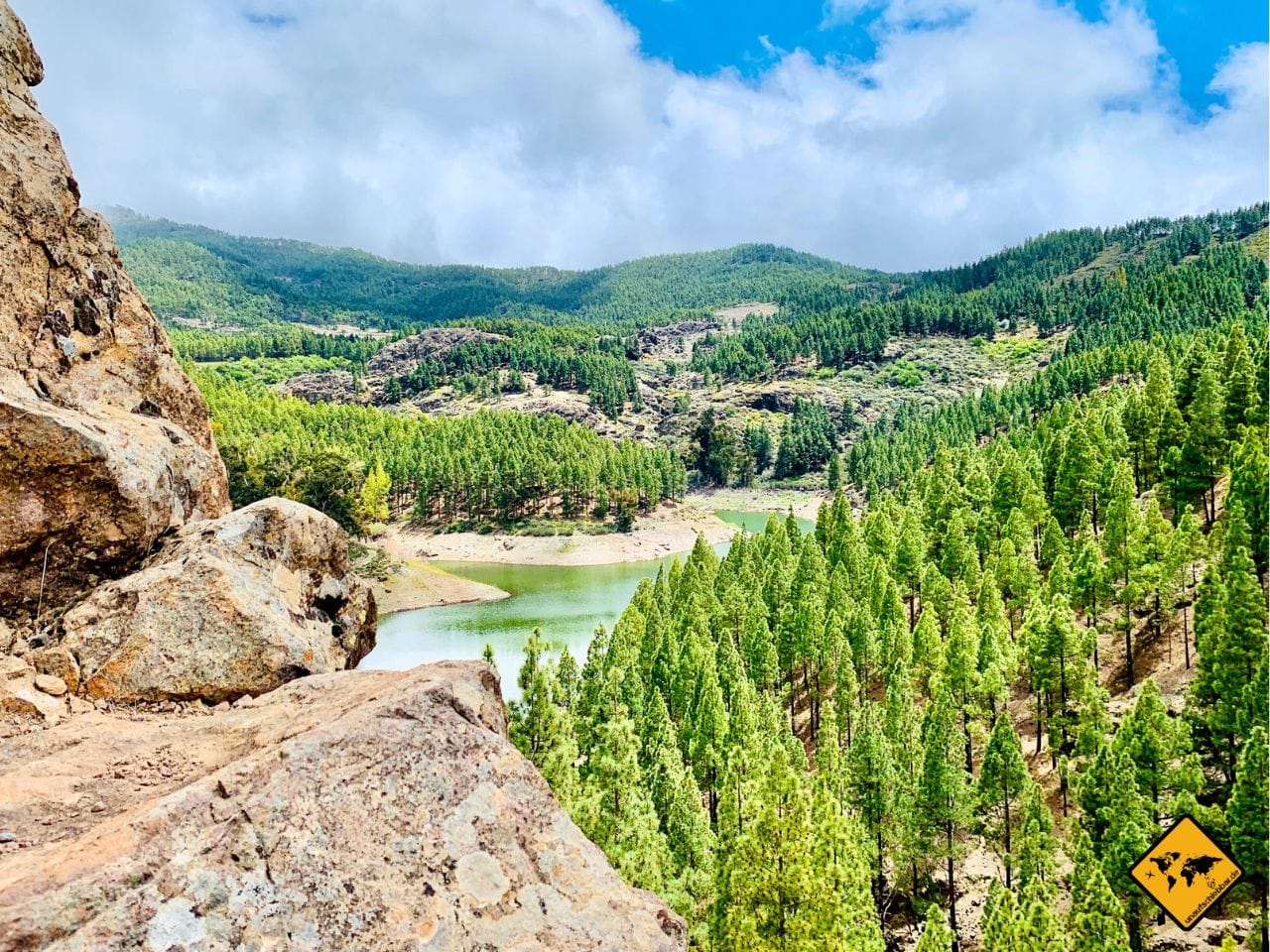 Wetter Gran Canaria im Februar Berge Bäume Stausee
