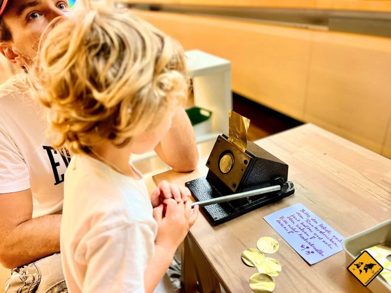 Kindermuseum Zinnober Hannover Münzen stanzen