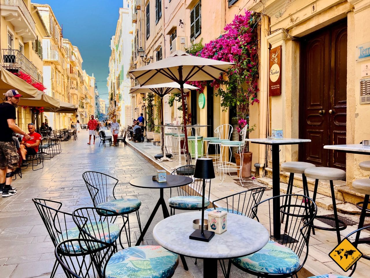 Korfu Stadt Gasse Café