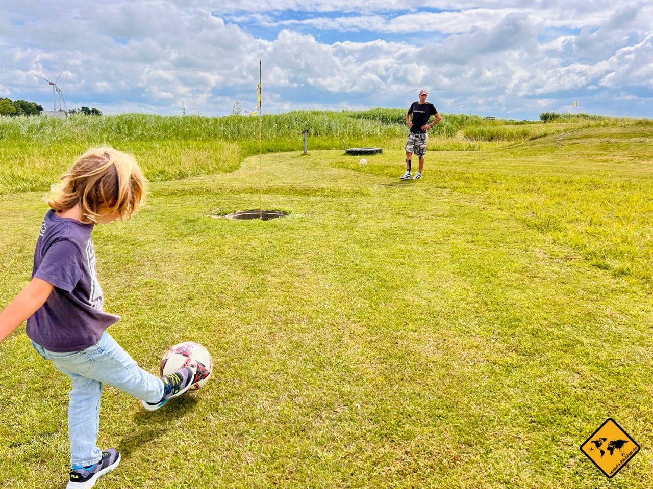 Wangerland mit Kindern Fussballgolf