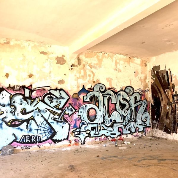 Abades Teneriffa Geisterstadt Graffiti innen