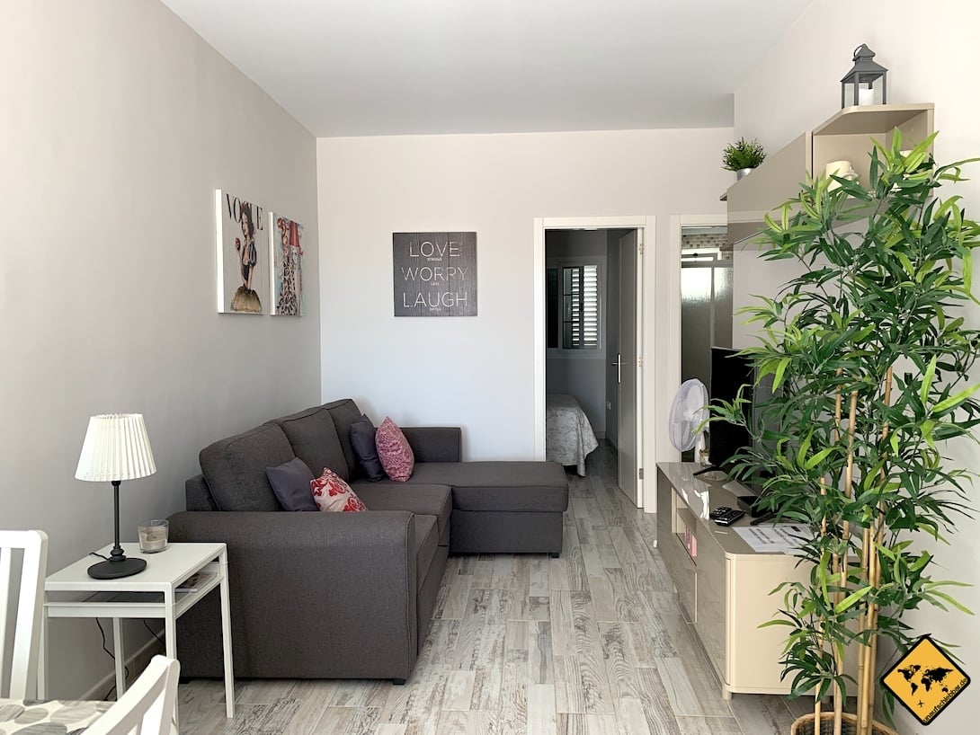 AirBnB Wohnung Arona Wohnzimmer