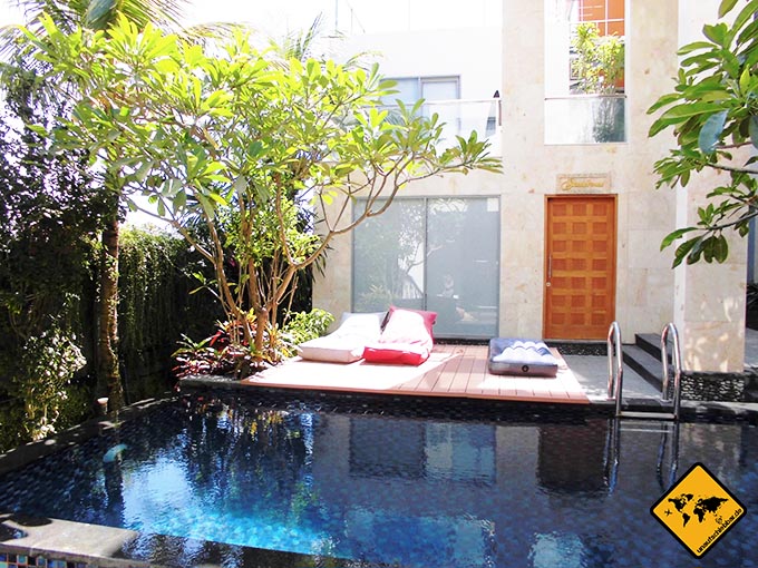 Airbnb Erfahrungen Echo Beach Canggu Bali Wohnzimmer Pool