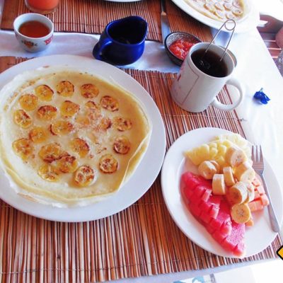 Amed Bali Hotel Frühstück Pfannekuchen