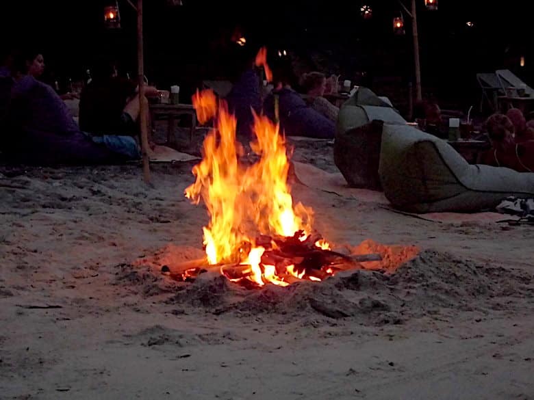 Bali Hochzeitsreise Lagerfeuer