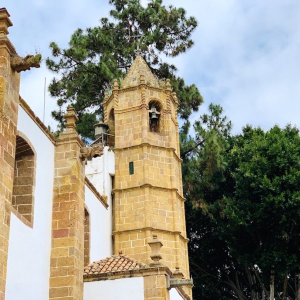 Basilica Nuestra Señora del Pino Glockenturm