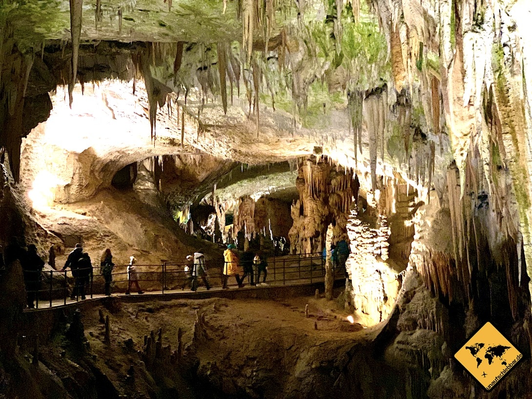 Besucher Rundgang Postojna Cave Slowenien