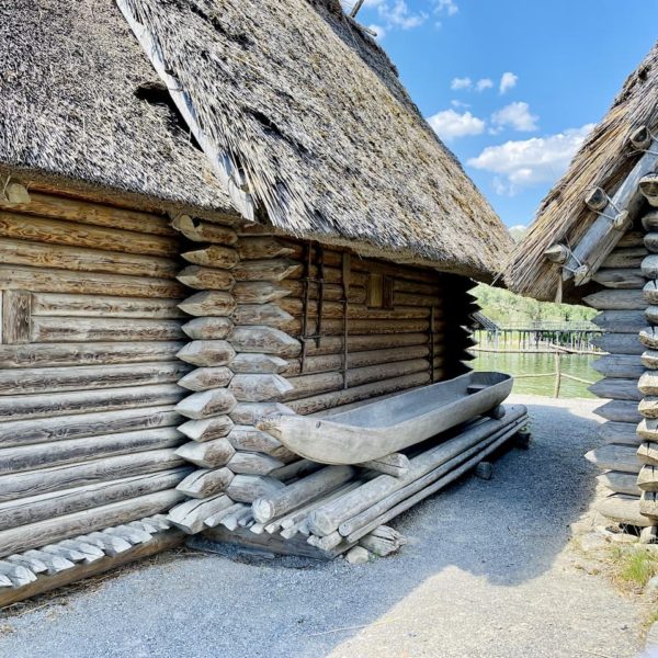 Bootlager neben dem Haus