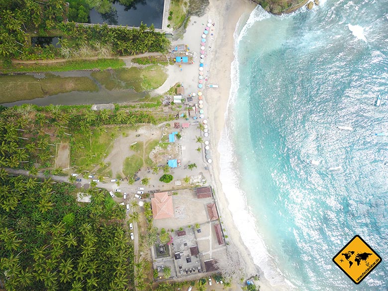 Crystal Bay Beach Nusa Penida VogelperspektiveCrystal Bay Beach Nusa Penida Toiletten