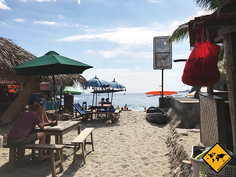 Crystal Bay Beach Nusa Penida Warungs