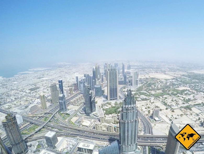 Die Burj Khalifa Aussichtsplattform bietet einen 360 Grad Blick auf Dubai