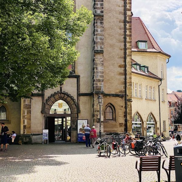 Eingang Stadtmuseum ehemalige Franziskanerklosterkirche