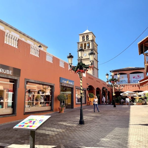 Einkaufsstraße Centro Comercial El Campanario Corralejo