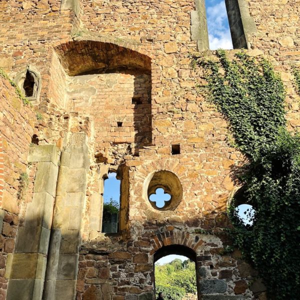 Fenster Klosterruine Heilig Kreuz