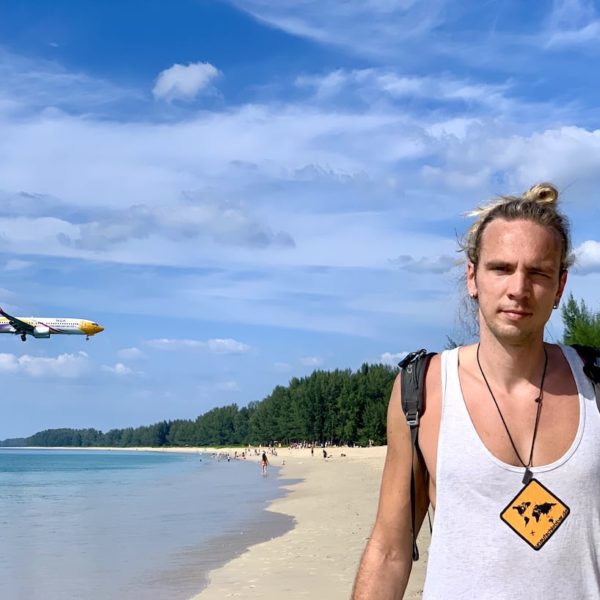 Flugzeug Nai Yang Beach Phuket Einflugschneise