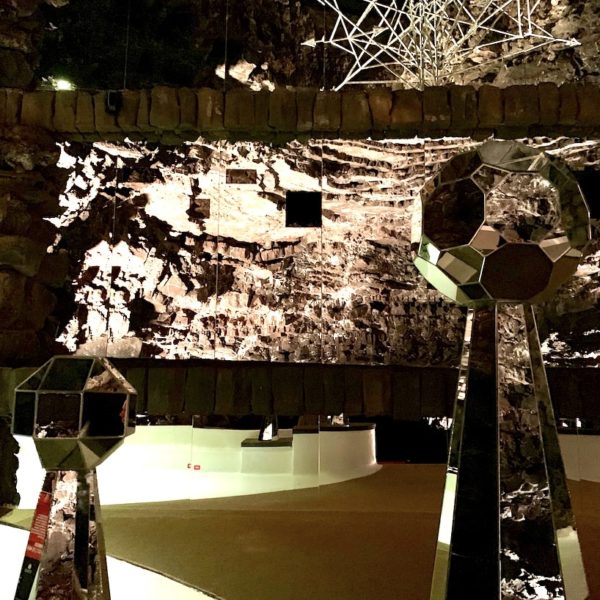 Glasdeko Konzertsaal Jameos del Agua
