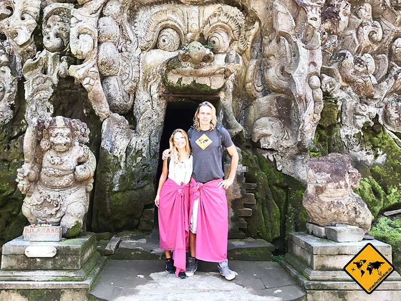 3D-Wandsticker Brunnen am Goa Gajah Tempel Indonesien Aufkleber Mauerdurchbruch 