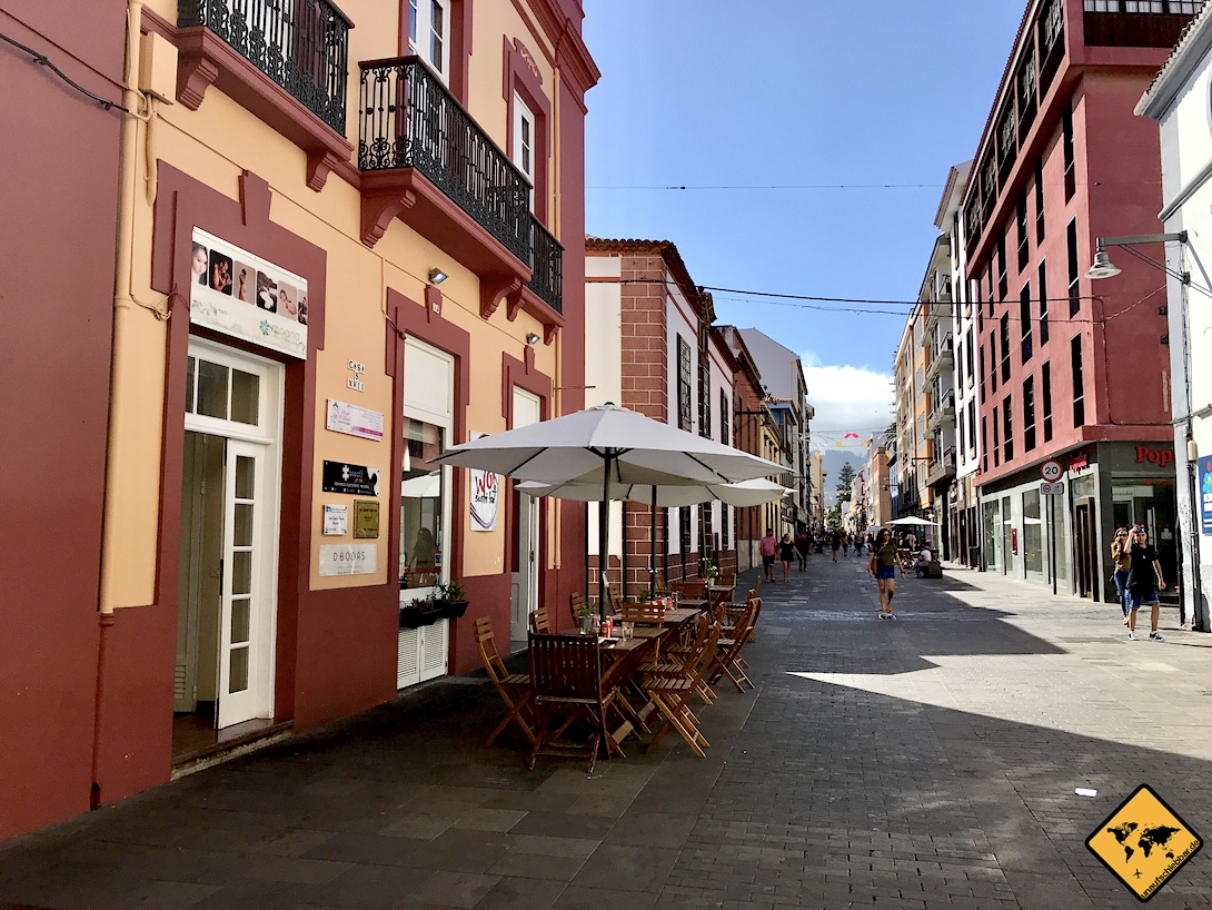 In der historischen Altstadt von San Cristóbal de la Laguna Teneriffa findest du neben vielen Geschäften vor allem Restaurants und Cafés