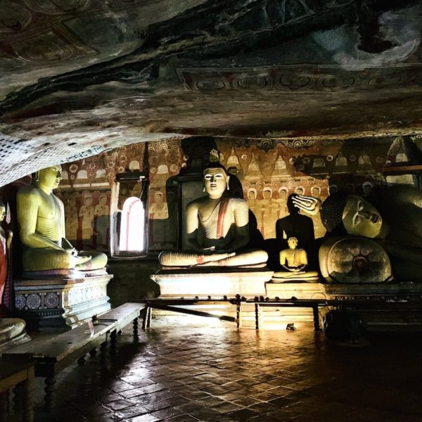 Höhle Tempel dunkel Dambulla Sri Lanka