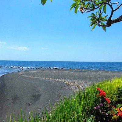 Im Norden ist der Strand weniger weiß, dafür aber menschenleer und ruhig