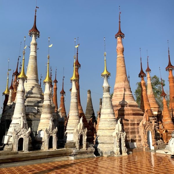 Inle Lake Sehenswürdigkeiten Shwe Inn Dein Pagode Stupas