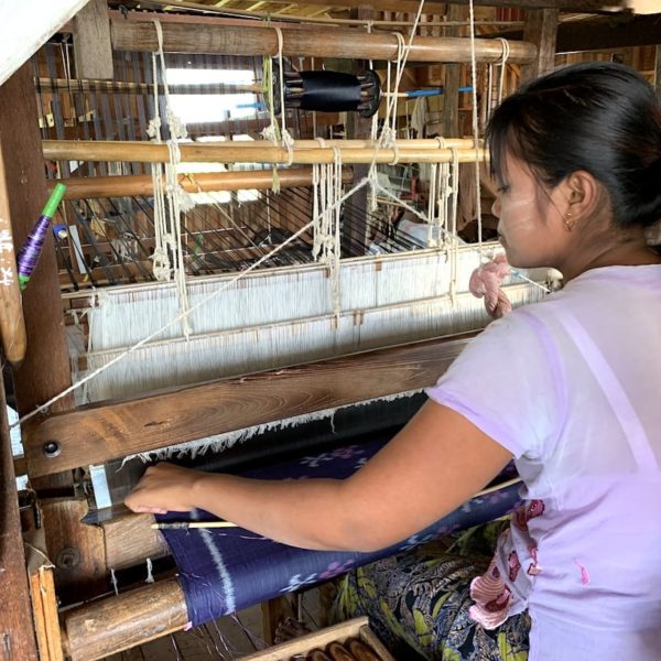 Inle Lake Sehenswürdigkeiten Weberei