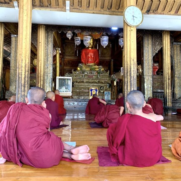 Inle See Shwe Yan Pyay Kloster Mönche