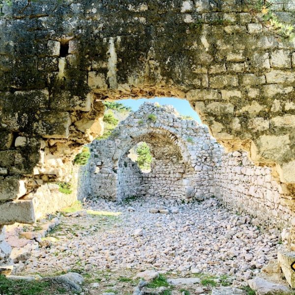 Kirche Ruine Kastel Baška