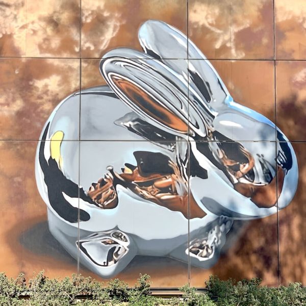 La Mer Dubai Jumeirah Public Beach Kaninchen Streetart