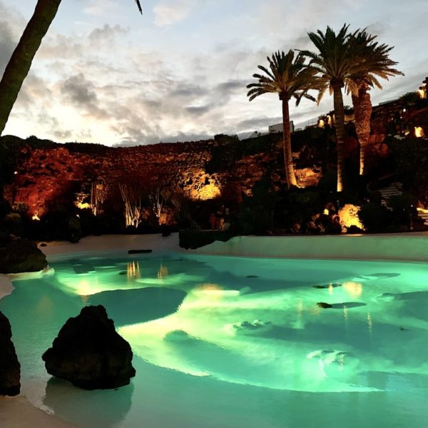 Lanzarote sehenswertes: Der Pool der Jameos del Agua