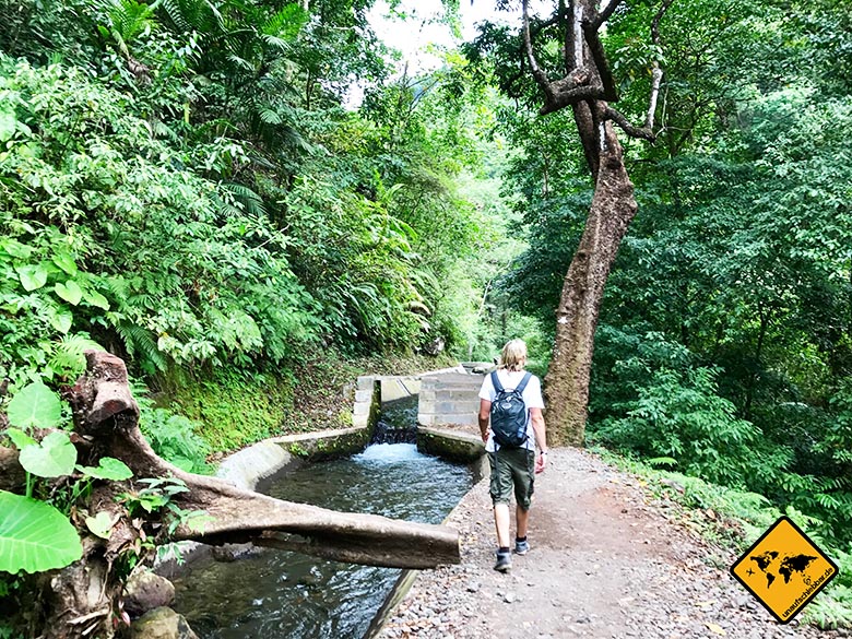 Lombok Wasserfall Tiu Kelep Weg