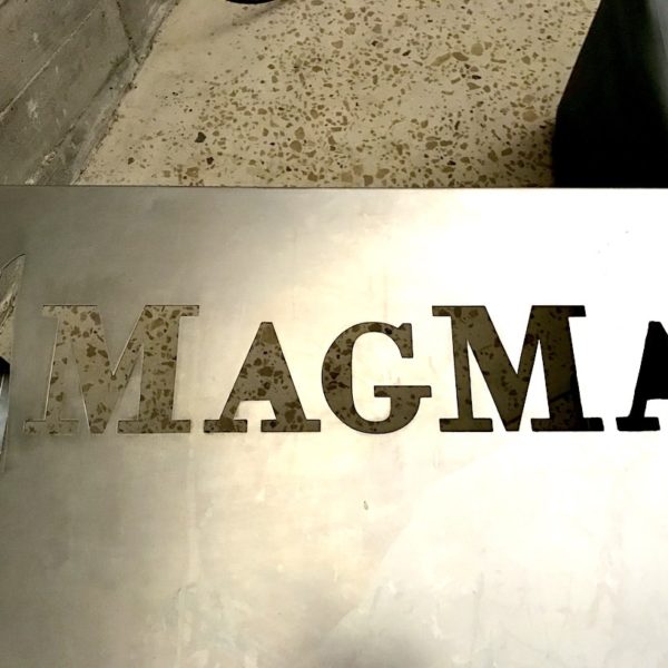 Magma Tour Tisch