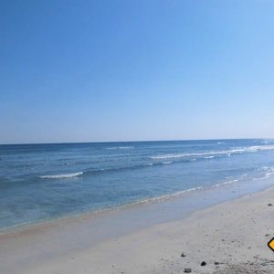 Makellos schönes Meer mit weissen Sandstrand findest du auf deiner Bali Rundreise zum Beispiel auf Gili Trawangan