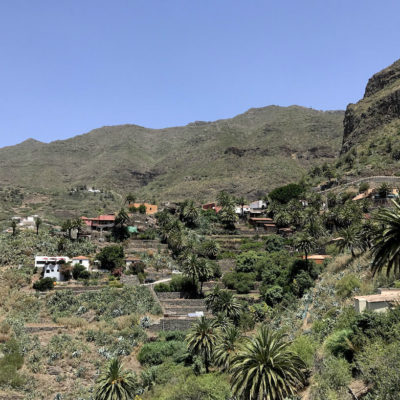 Blick auf das Dorf-Panorama der Masca Schlucht Teneriffa