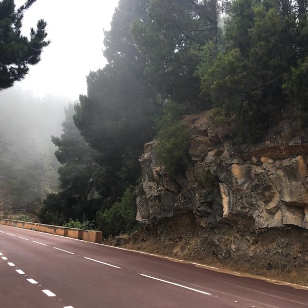 Mirador Piedra La Rosa Teide Nationalpark Strasse Wolken