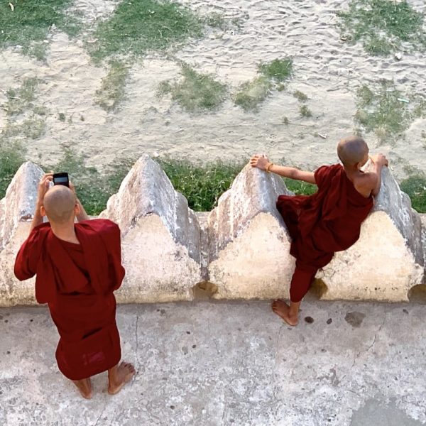 Mönche Bu Paya Pagode Bagan Myanmar