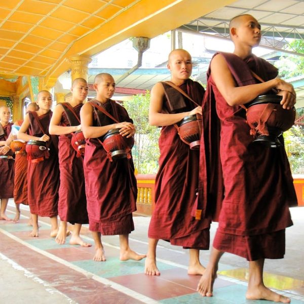 Mönche Kya Khat Wine Kloster Bago Myanmar