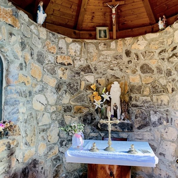 Nationalpark nördlicher Velebit Kapelle von innen